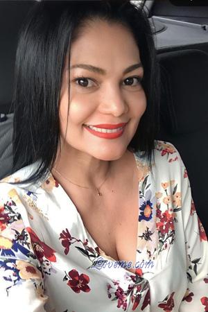 215857 - Isabel Age: 51 - Colombia